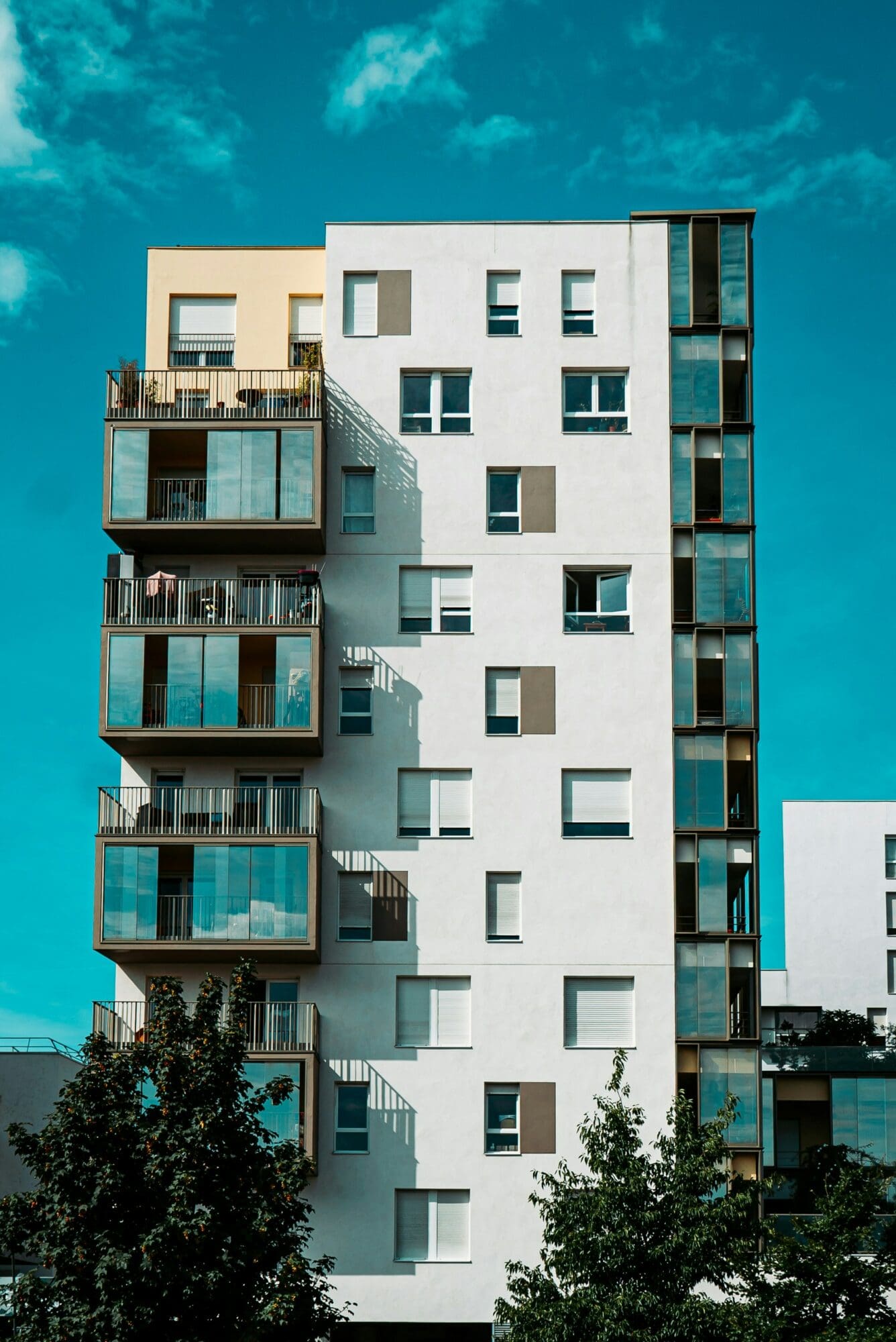 Apt Bldg